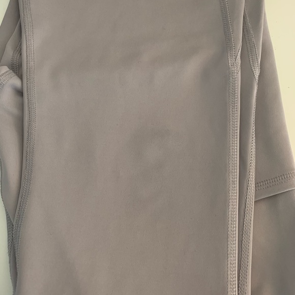 Layer 8 Ruched Crop Leggings - Picture 5 of 5